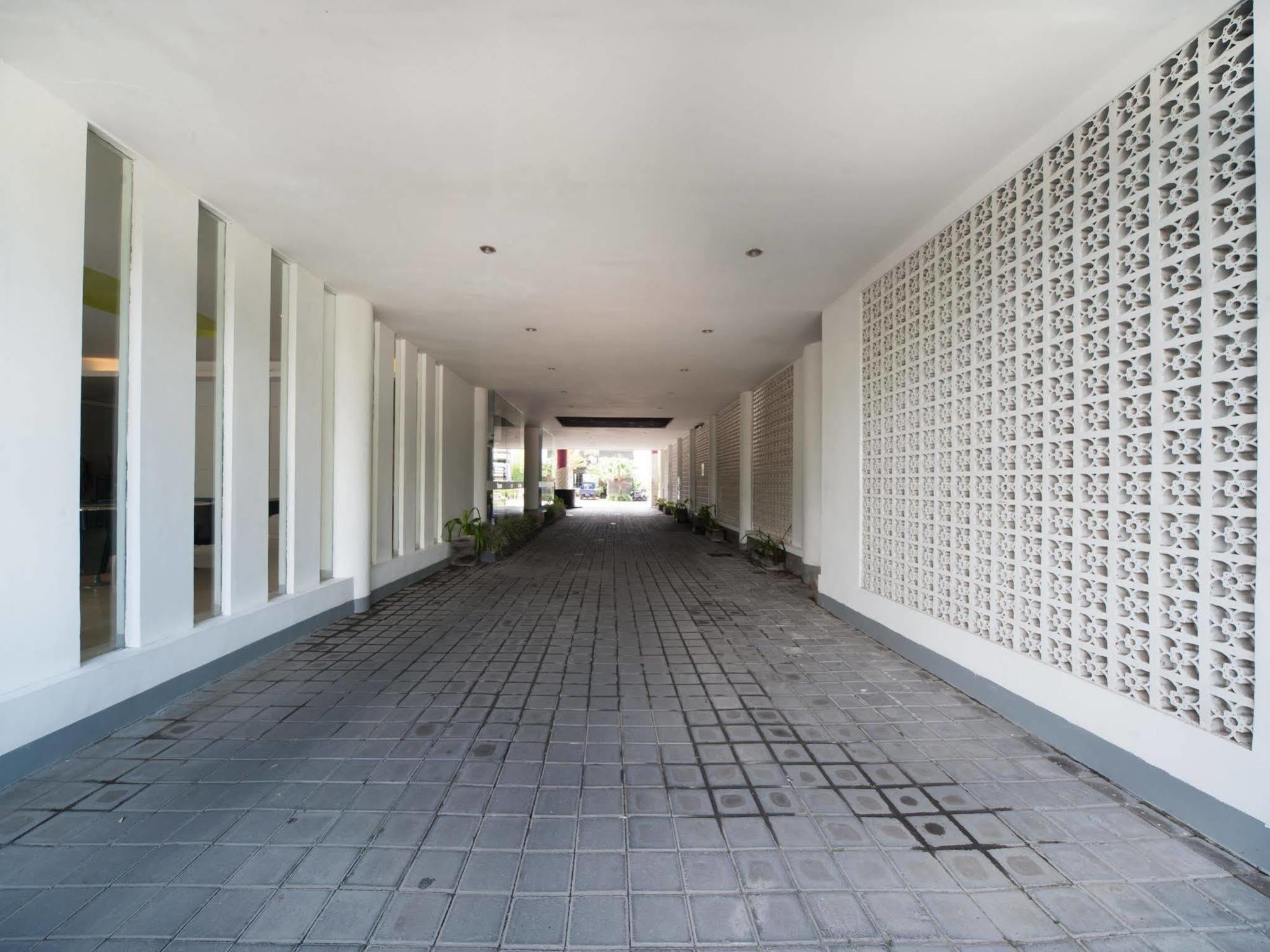 Seminyak Garden Hotel Dalung  Kültér fotó